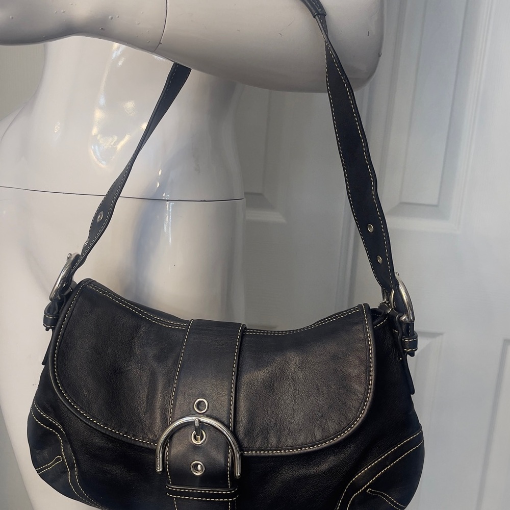 Vintage Coach Black Leather Shoulder Bag with Silver Accents - Picture 3 of 14